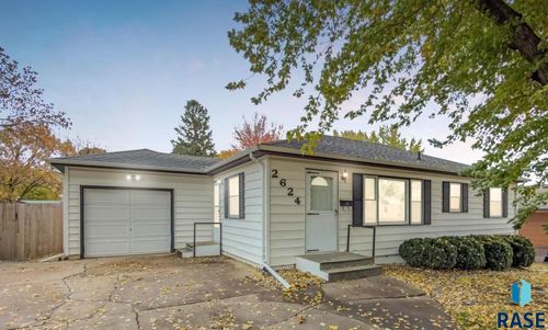2624 Mary Dr, Sioux Falls, SD, 57105 | Card Image