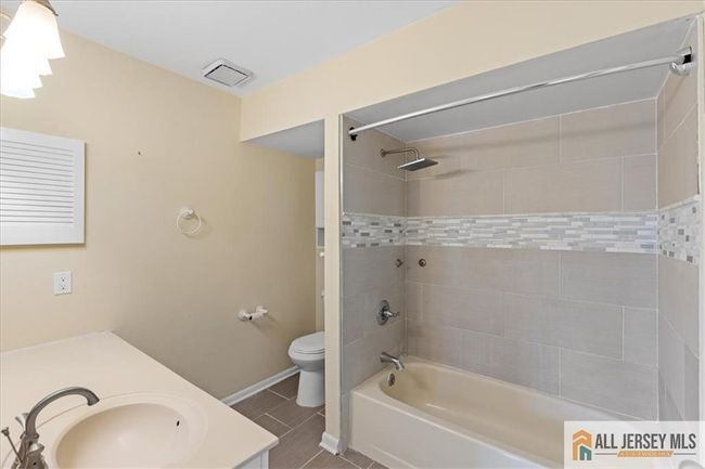 APT-11 - 202 Salem Ct, Condo with 2 bedrooms, 1 bathrooms and null parking in Princeton NJ | Image 16