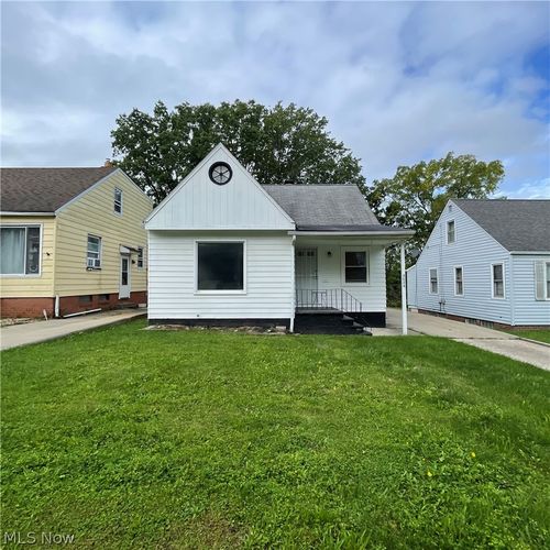 5026 E 86th St, Garfield Heights, OH, 44125-2000 | Card Image