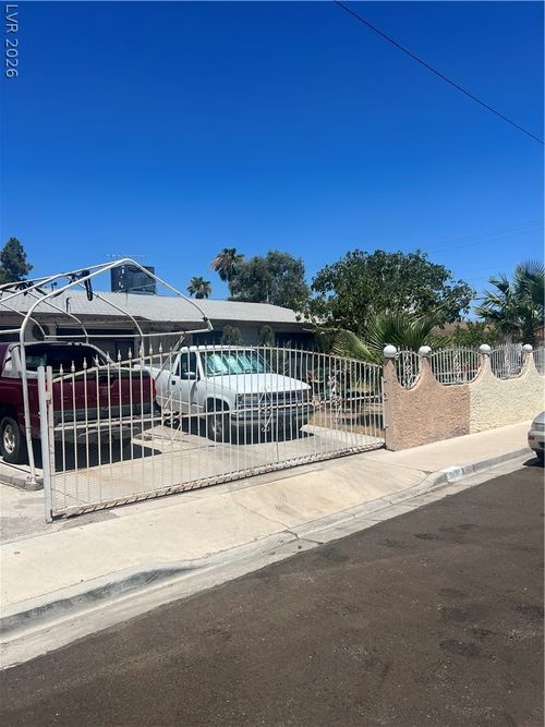 900 Taylor Ave, North Las Vegas, NV, 89030-7008 | Card Image