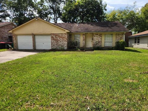 107 Kelly Ln, Baytown, TX, 77521-4209 | Card Image