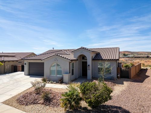 701 N Millcreek Springs Dr, Washington, UT, 84780-1217 | Card Image