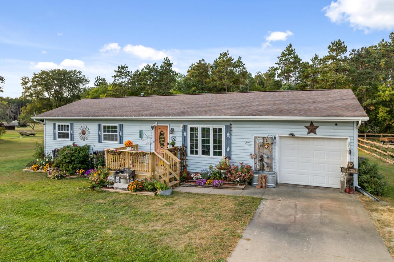 Hayes St, Warrens, WI 54666
