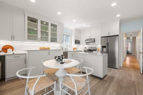3-5 Washburn Ter, Brookline, MA, 02446-6298 | Card Image