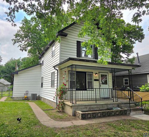 525 Ne Emmett St, Topeka, KS, 66616 | Card Image