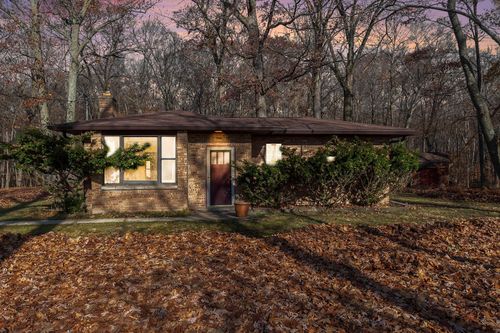 6629 East Rd, Three Oaks, MI, 49128-9713 | Card Image