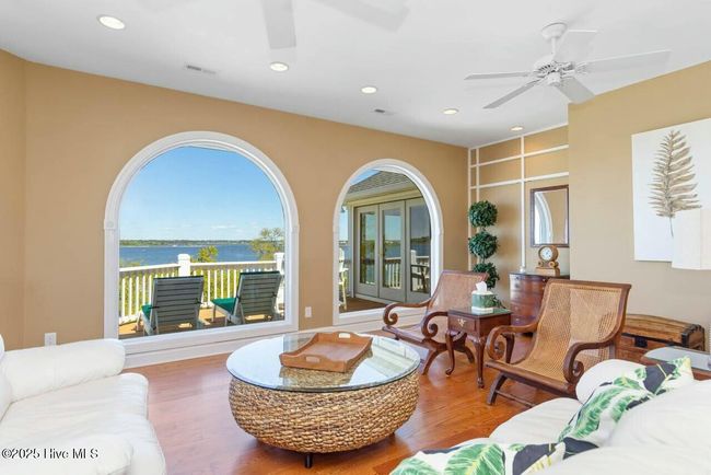 Family Room | Image 62