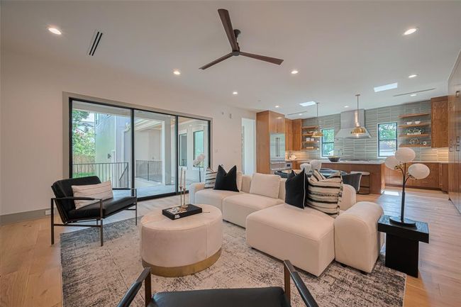 5200 Beech St, House other with 5 bedrooms, 7 bathrooms and 2 parking in Bellaire TX | Image 14