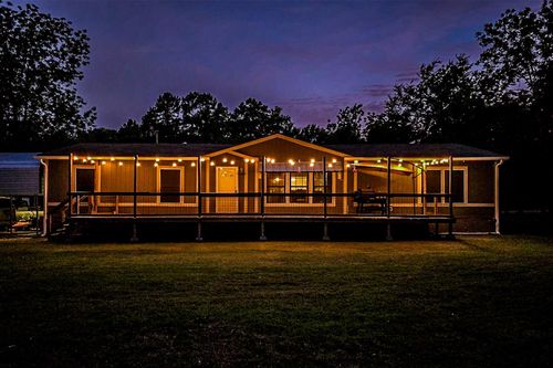 61 Kathryn Dr, Huntsville, TX, 77320-1379 | Card Image