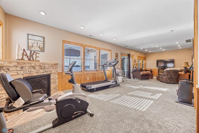 Family Room | Image 25