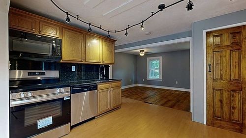 10 Overlook Ave, Charlton, MA, 01507-5454 | Card Image