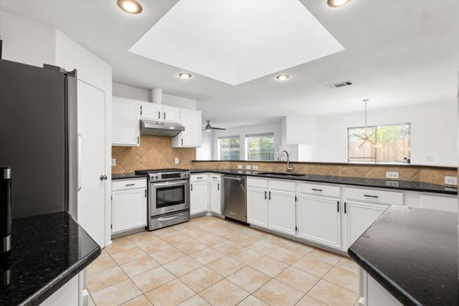 6105 Back Bay Ln, House other with 3 bedrooms, 2 bathrooms and 4 parking in Austin TX | Image 7