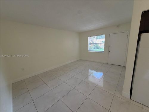 2-16150 Ne 19th Ct, North Miami Beach, FL, 33162-4885 | Card Image