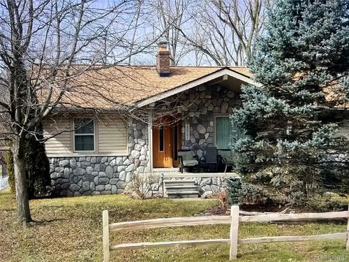 20901 Sunnydale Street, Farmington Hills, MI, 48336 | Card Image