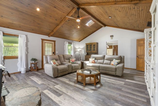 Vaulted Wooden Ceiling | Image 13
