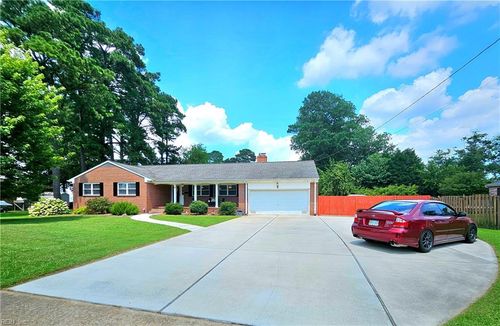 4 Lands End Cir, Hampton, VA, 23669-2109 | Card Image
