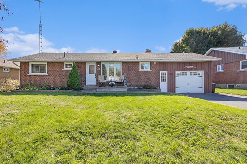 70 St Lawrence St, South Stormont, ON, K0C1M0 | Card Image