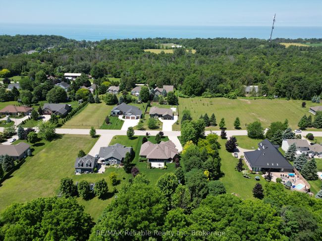 24 Carriage Lane, House other with 3 bedrooms, 3 bathrooms and 6 parking in Bayfield ON | Image 46