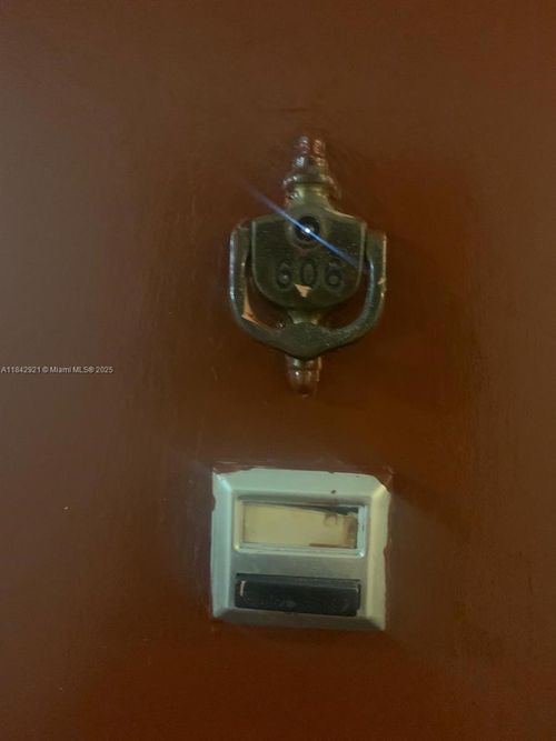 apt-606-2025 Ne 164th St, North Miami Beach, FL, 33162-4160 | Card Image