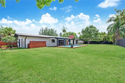 8270 Sw 130th St, Pinecrest, FL, 33156-6663 | Card Image