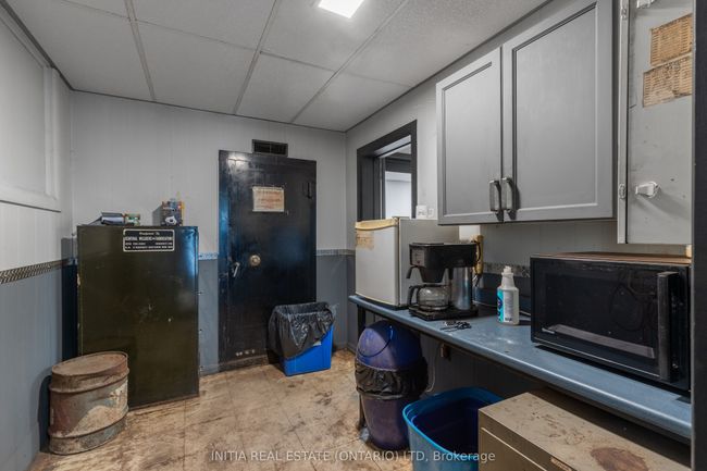 23263 Pioneer Line, Home with 0 bedrooms, 0 bathrooms and null parking in West Elgin ON | Image 29