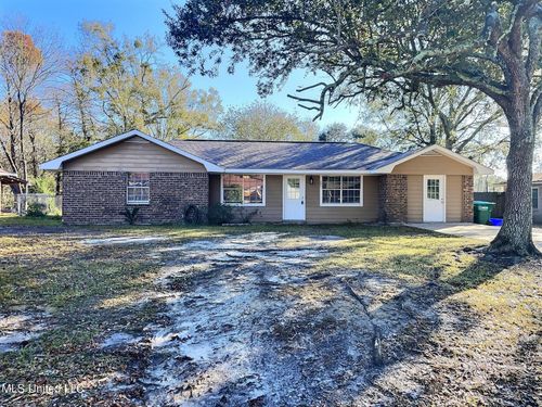 221 Eastland Blvd, Ocean Springs, MS, 39564-5109 | Card Image