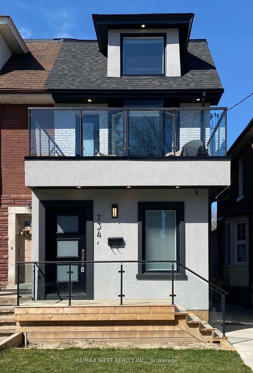 734 Shaw St, Toronto, ON, M6G3L7 | Card Image