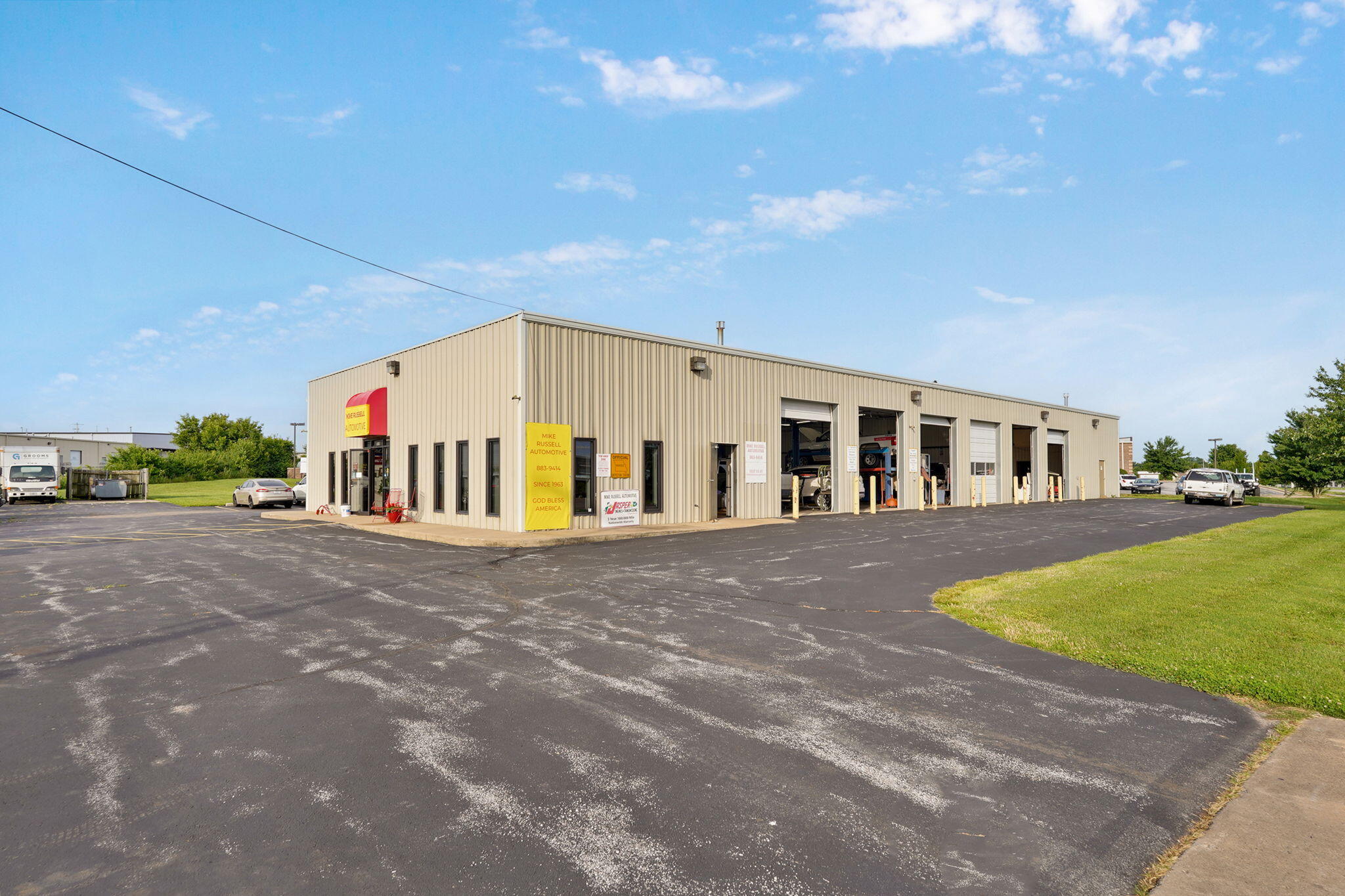 2140 W Sunset St, Springfield, MO 65807