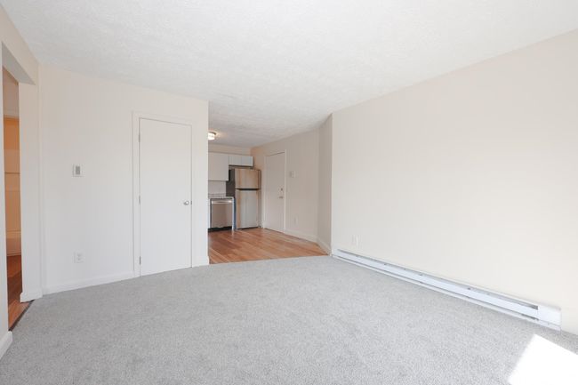 APT-2H - 29 Old Hackett Hill Rd, Condo with 2 bedrooms, 1 bathrooms and null parking in Manchester NH | Image 9