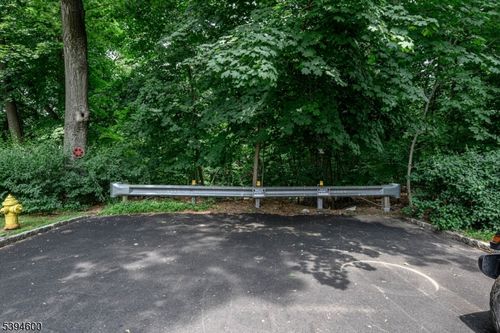 39 Forest Dr, Bloomfield, NJ, 07003-5207 | Card Image