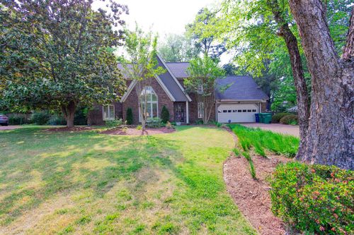 2485 Stratfield Dr, Germantown, TN, 38139-6620 | Card Image