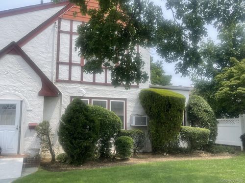 334 Westwood Rd, Woodmere, NY, 11598-1627 | Card Image