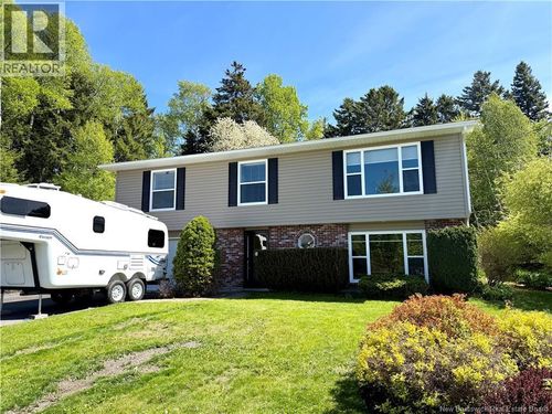 16 Majestic Dr, Grand Bay Westfield, NB, E5K2V8 | Card Image