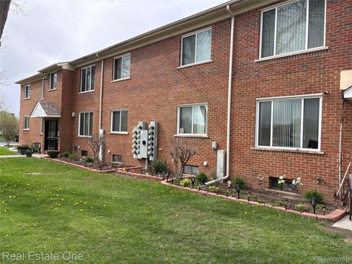 7-18574 Masonic, Fraser, MI, 48026-2138 | Card Image