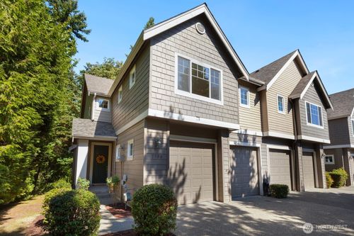 3900 Ne 4th Cir, Renton, WA, 98056-8552 | Card Image