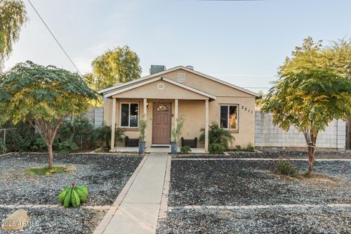 2211 W Medlock Dr, Phoenix, AZ, 85015-2743 | Card Image
