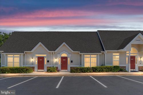 130-20604 Gordon Park Sq, Ashburn, VA, 20147-3144 | Card Image