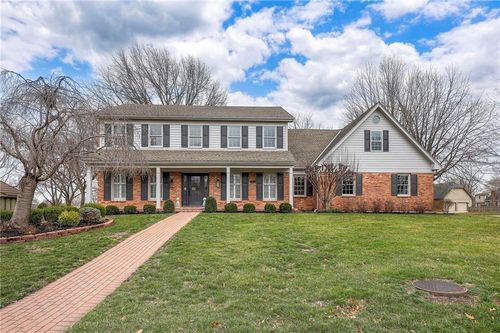 12113 Cherokee St, Leawood, KS, 66209-2126 | Card Image