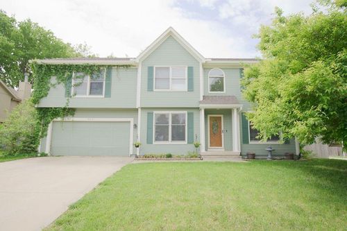 8401 Ne 75th Ter, Kansas City, MO, 64158-1261 | Card Image
