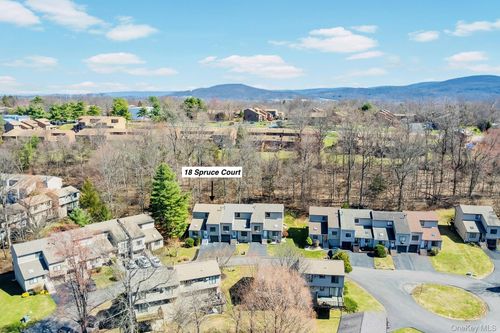 18 Spruce Ct, Fishkill, NY, 12524-2637 | Card Image