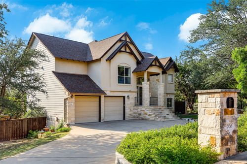 700 Augusta Cir N, Lago Vista, TX, 78645-8701 | Card Image