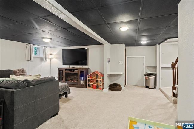 218 8 Th St, Home with 6 bedrooms, 3 bathrooms and null parking in Fairview NJ | Image 4