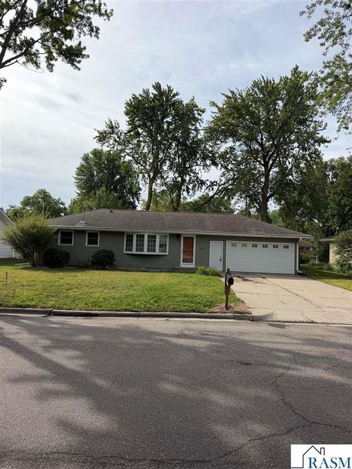 145 Rita Rd, Mankato, MN, 56001-4976 | Card Image