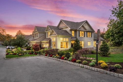 2 Goldman Ct, Cortlandt Mnr, NY, 10567-6555 | Card Image