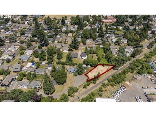 8911 Se Henderson St, Portland, OR, 97266-5779 | Card Image