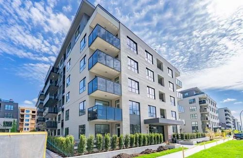 15735 85 Avenue, Surrey, BC, V4N6Z2 | Card Image