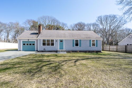 98 Wagon Lane, Hyannis, MA, 02601 | Card Image