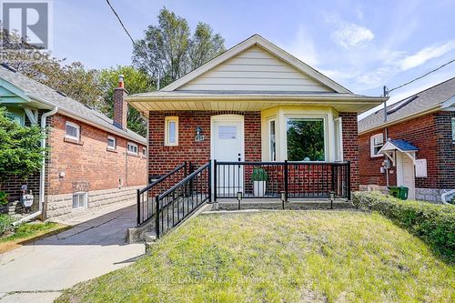 609 Mortimer Ave, East York, ON, M4C2J6 | Card Image