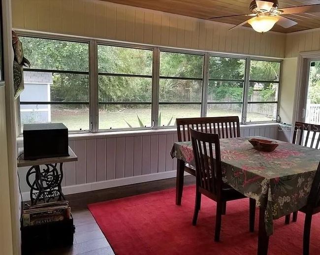 2153 Sunnyside Pl, House other with 3 bedrooms, 2 bathrooms and null parking in SARASOTA FL | Image 4