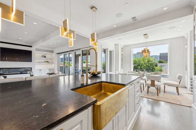2210 Boll St, House other with 3 bedrooms, 5 bathrooms and null parking in Dallas TX | Image 18